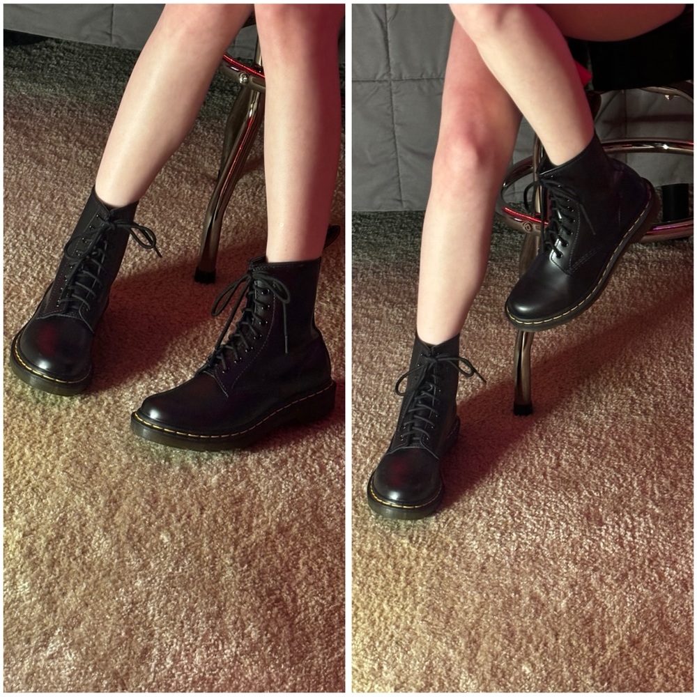 NWT Women’s Black Dr. Martens 1460 boots